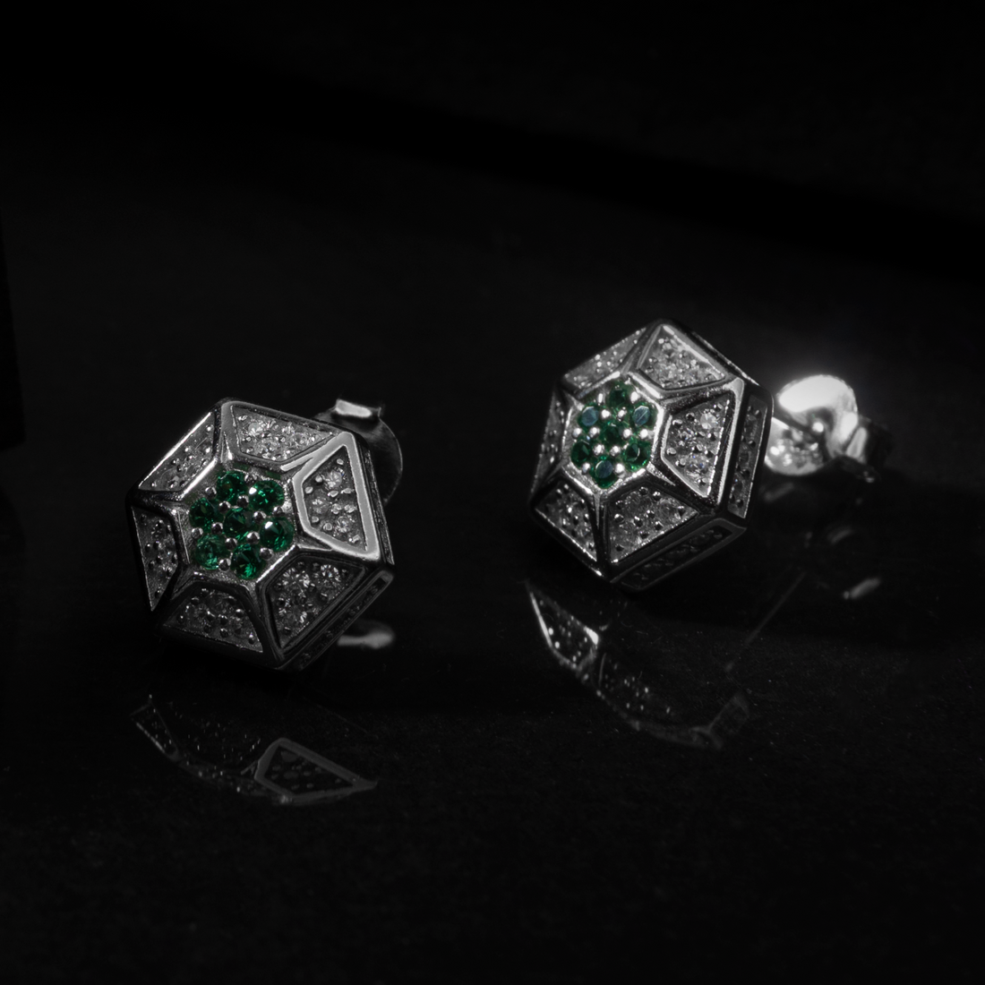 Round recto green CZ studs for him